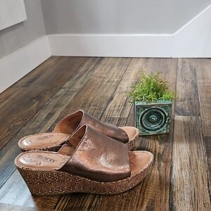 Born Women's Metallic Wedge Mules / Clogs.‎ Size 8